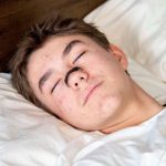 Tira nasal magnética para dormir melhor
